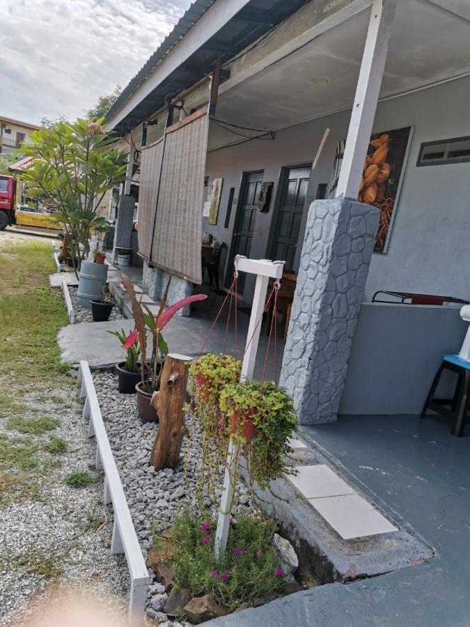 Langkawi Village Budget Rooms Pantai Cenang  Exterior photo