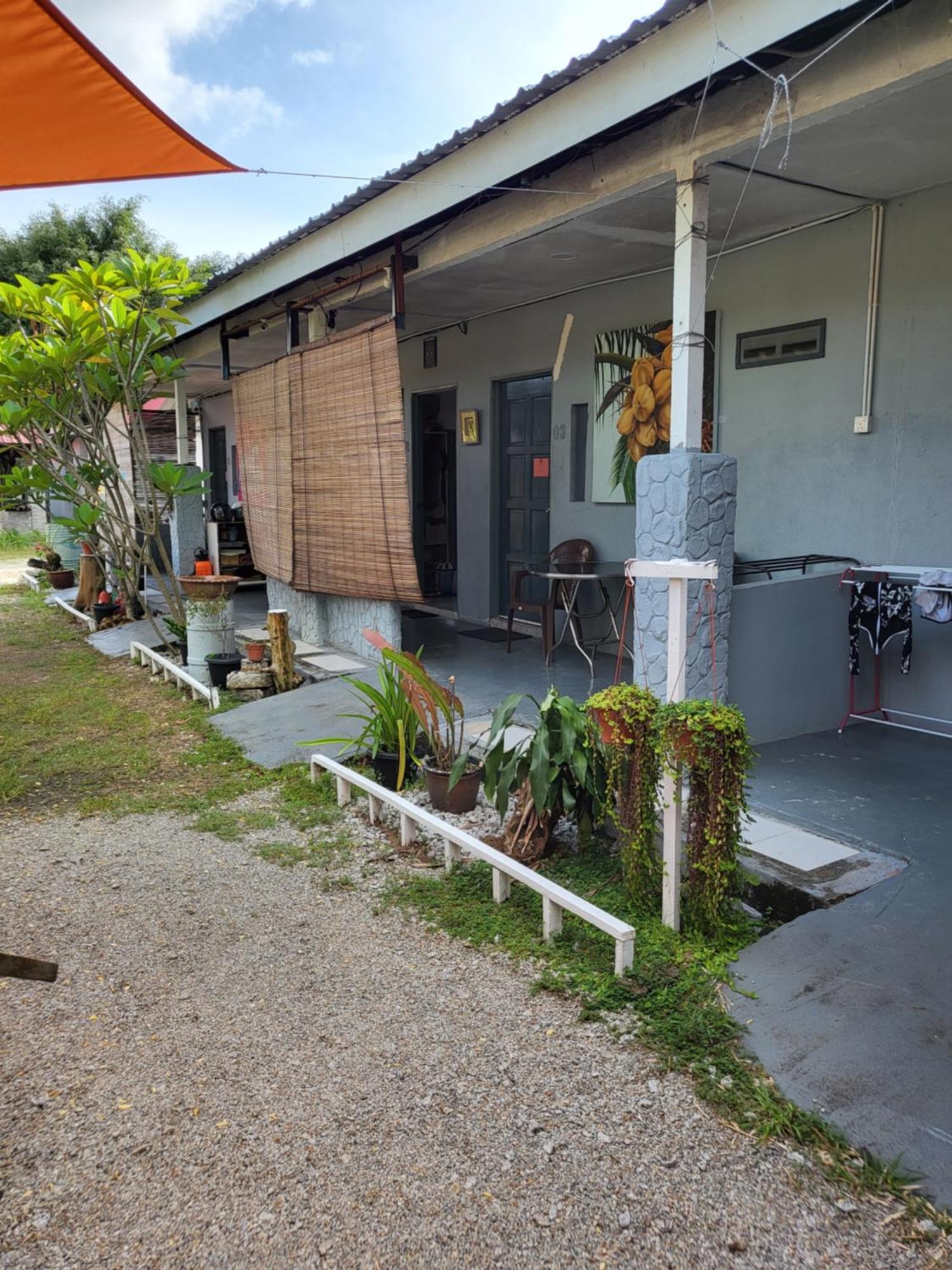 Langkawi Village Budget Rooms Pantai Cenang  Exterior photo